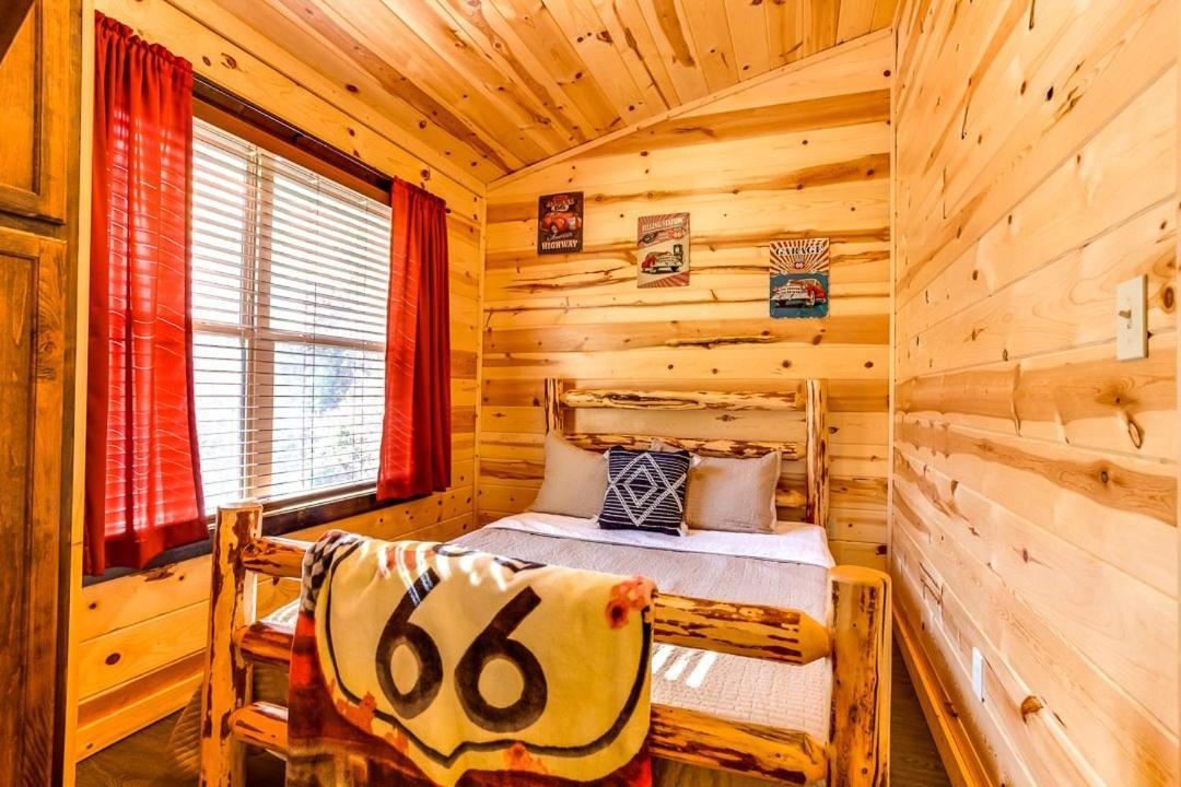 Route 66 Cabin Pigeon Forge Δωμάτιο φωτογραφία